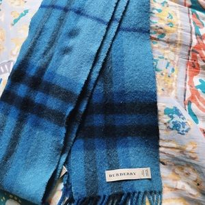 Long classic 100% Cashmere Burberry Scarf
